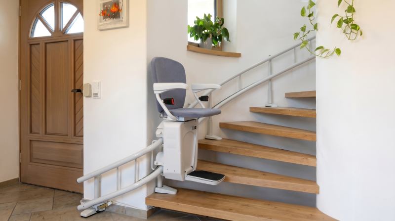 Stairlift for straight stairs